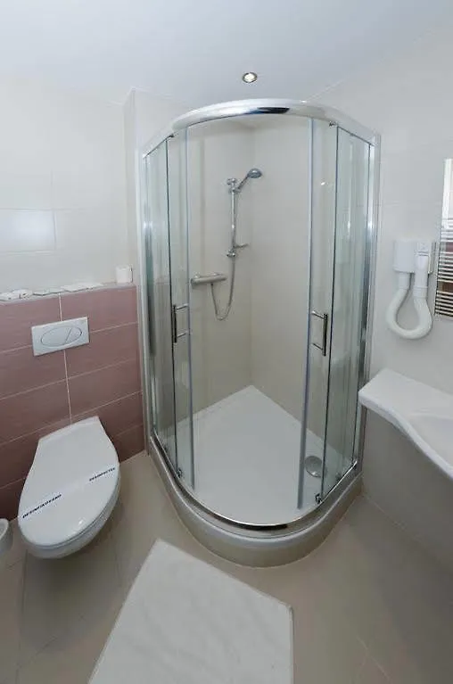 Hotel Myslivna Brno 3*,